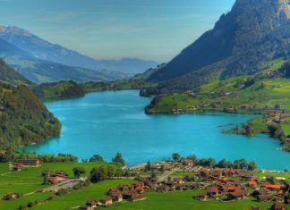 Khám phá vẻ đẹp nên thơ của hồ Brienz khi đi tour du lịch Thụy Sĩ